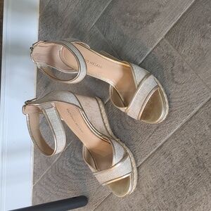 Antonio Melani wedges size 9, gold and tan